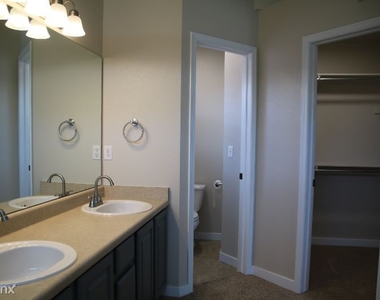 2651 Sunstone Dr - Photo Thumbnail 18