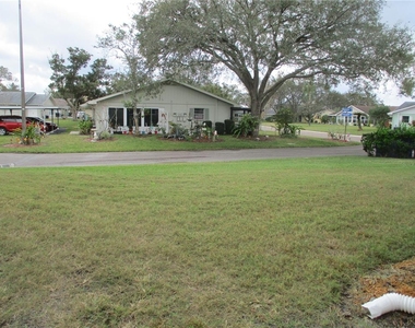 318 Gloucester Boulevard - Photo Thumbnail 17