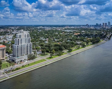 2109 Bayshore Boulevard - Photo Thumbnail 1