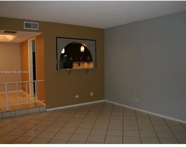 3710 Inverrary Dr - Photo Thumbnail 3