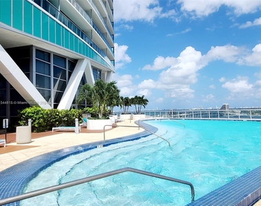 888 Biscayne Blvd - Photo Thumbnail 12