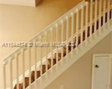 8855 N Isles Cir - Photo Thumbnail 2