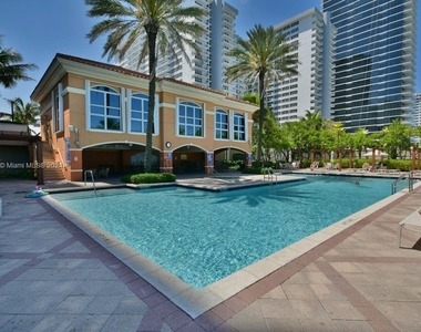 2080 S Ocean Dr - Photo Thumbnail 13