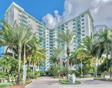 3901 S Ocean Dr - Photo Thumbnail 24