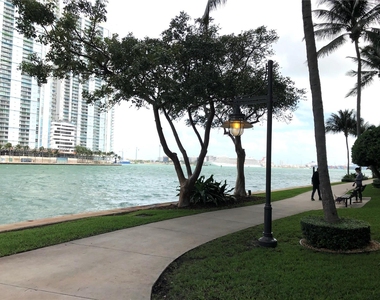 901 Brickell Key Blvd - Photo Thumbnail 16