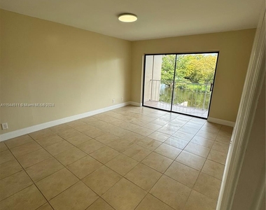 3167 Coral Springs Dr - Photo Thumbnail 18