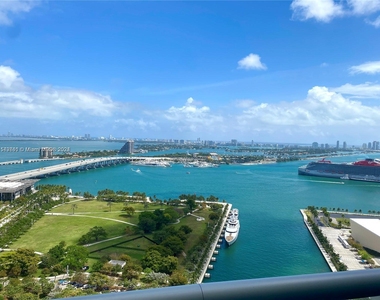 888 Biscayne Blvd - Photo Thumbnail 5