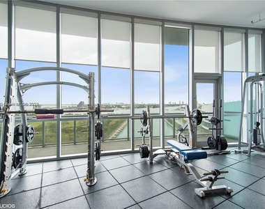 888 Biscayne Blvd - Photo Thumbnail 26