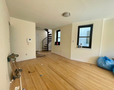 356 West 52nd Street - Photo Thumbnail 12