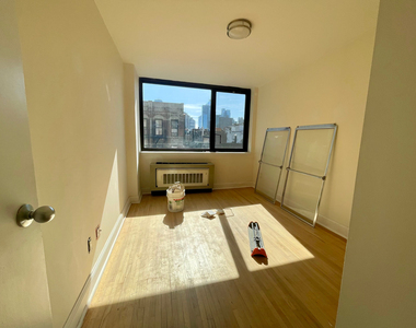 356 West 52nd Street - Photo Thumbnail 15