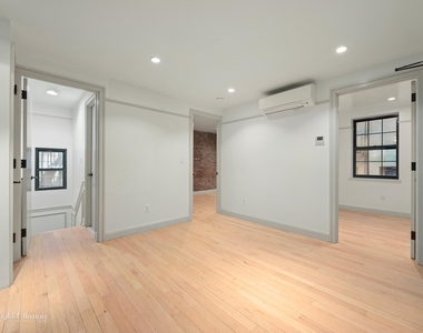 459 W 43rd St - Photo Thumbnail 11