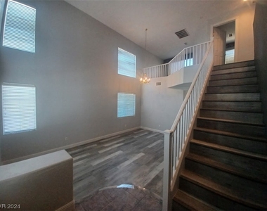 916 Siena Hills Lane - Photo Thumbnail 4