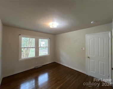 4307 Abbeydale Drive - Photo Thumbnail 7