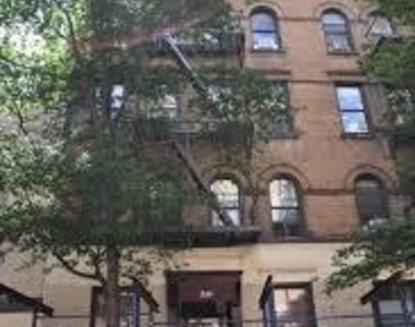 East 91st Street - Photo Thumbnail 0