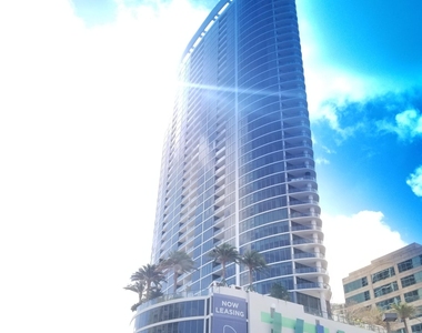 500 E Las Olas Boulevard - Photo Thumbnail 0