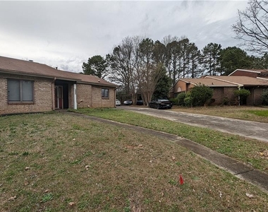 1511 Stoneleigh Circle - Photo Thumbnail 37