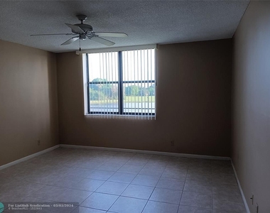 2767 S Carambola Cir - Photo Thumbnail 9