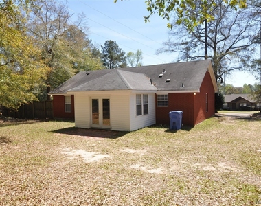 102 Live Oak Drive - Photo Thumbnail 10