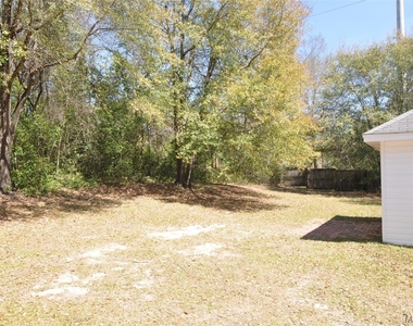 102 Live Oak Drive - Photo Thumbnail 11