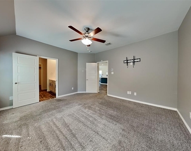 3605 Sabine Drive - Photo Thumbnail 9