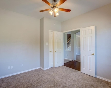 4421 Cordova Lane - Photo Thumbnail 4