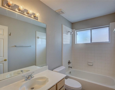 4421 Cordova Lane - Photo Thumbnail 28