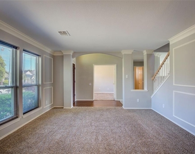 4421 Cordova Lane - Photo Thumbnail 7