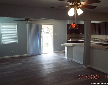 402 Northstar Drive - Photo Thumbnail 2