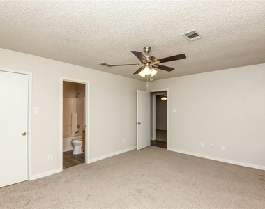 5824 Heatherglen Terrace - Photo Thumbnail 7