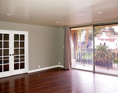 2260 N Cahuenga Boulevard - Photo Thumbnail 13