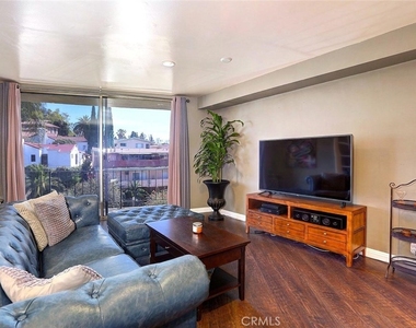 2260 N Cahuenga Boulevard - Photo Thumbnail 34