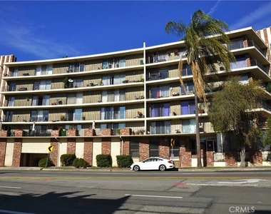 2260 N Cahuenga Boulevard - Photo Thumbnail 2