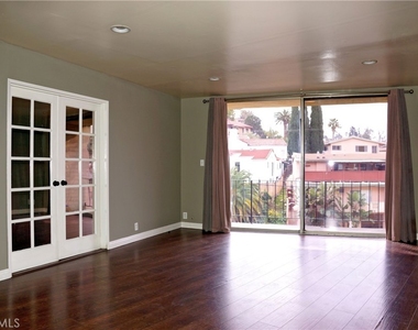 2260 N Cahuenga Boulevard - Photo Thumbnail 14