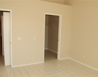 5415 W Harmon Avenue - Photo Thumbnail 10