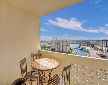 1833 S Ocean Dr - Photo Thumbnail 35