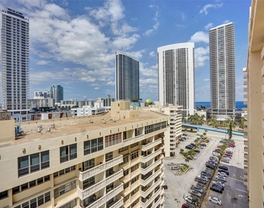 1833 S Ocean Dr - Photo Thumbnail 44