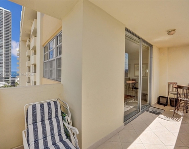 1833 S Ocean Dr - Photo Thumbnail 45