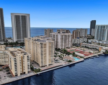 1833 S Ocean Dr - Photo Thumbnail 0