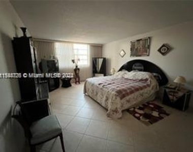 1833 S Ocean Dr - Photo Thumbnail 2