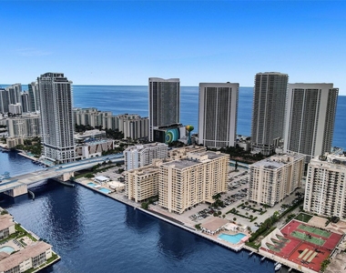 1833 S Ocean Dr - Photo Thumbnail 47