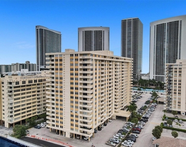 1833 S Ocean Dr - Photo Thumbnail 49