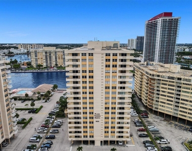 1833 S Ocean Dr - Photo Thumbnail 51