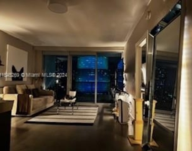 200 Biscayne Boulevard Way - Photo Thumbnail 2