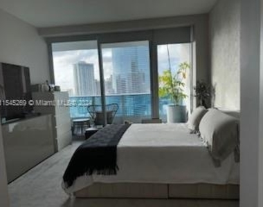 200 Biscayne Boulevard Way - Photo Thumbnail 6