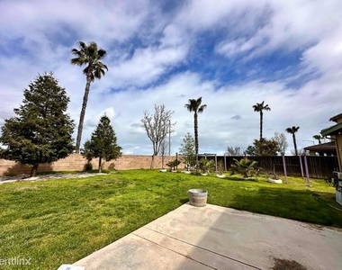 15070 Torrey Pines Cir - Photo Thumbnail 16