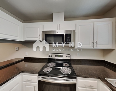 6500 Country Club Dr Apt 22 - Photo Thumbnail 8