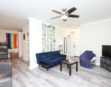 3839 N. Greenview, Unit J - Photo Thumbnail 11