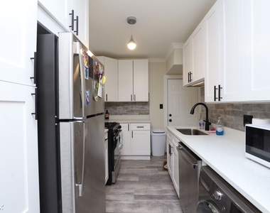 3839 N. Greenview, Unit J - Photo Thumbnail 3