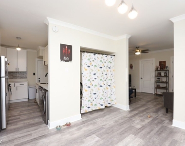 3839 N. Greenview, Unit J - Photo Thumbnail 6