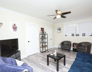 3839 N. Greenview, Unit J - Photo Thumbnail 12